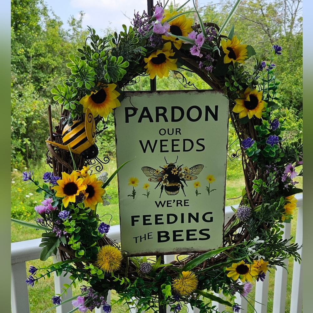 The Bees Wreath....New! SUMMER SALE!!